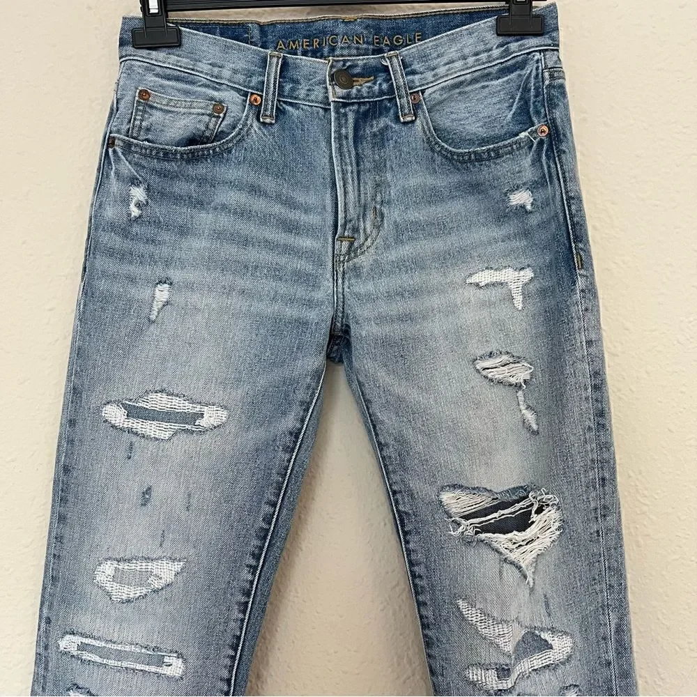 American Eagle Men’s Slim Straight Light Wash Distressed Jeans Size 28x30
